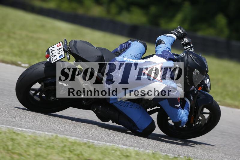 /Archiv-2024/29 12.06.2024 MOTO.CH Track Day ADR/Gruppe blau/27